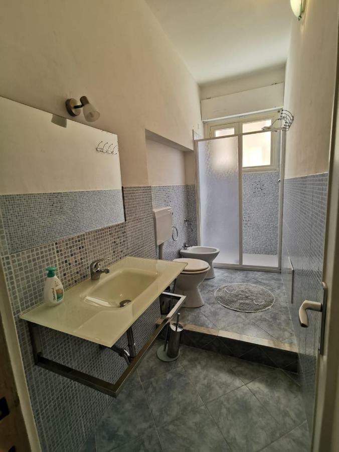 Rooms For Rent 67 Сассарі Екстер'єр фото